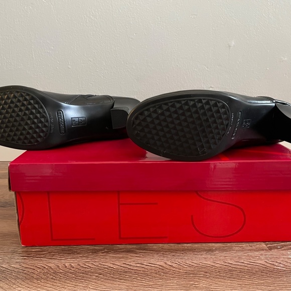 Brand new boots - Picture 5 of 14